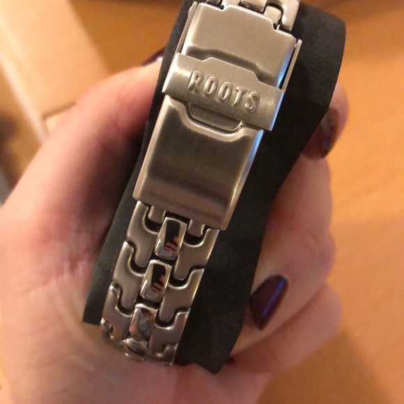 Brand New In Box ROOTS Ladies Watch - Picture 4 of 6